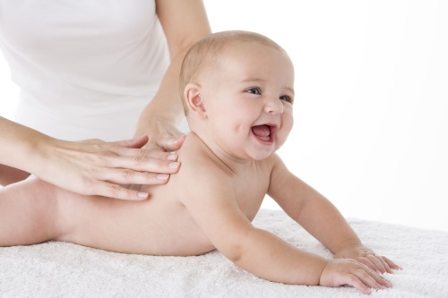 Sådan masserer du en baby