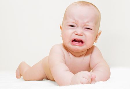 Baby græder inden sengetid