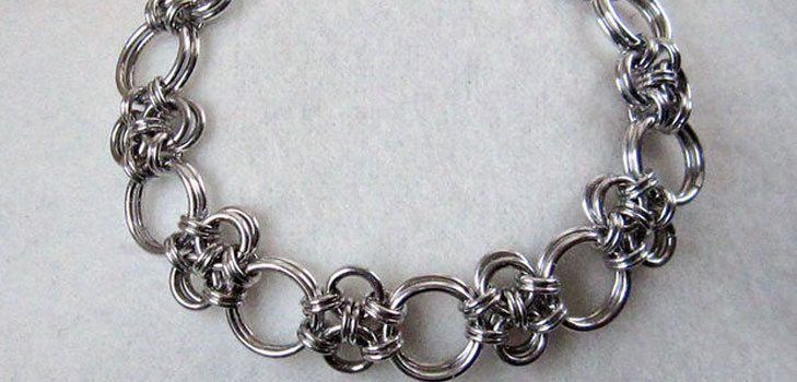  Armbånd lavet af ringe 