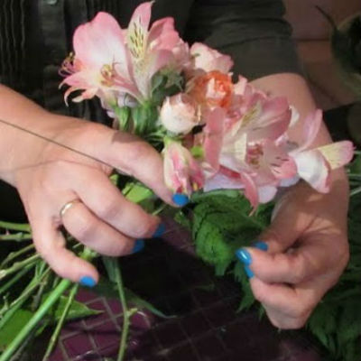 Bouquet af blomster med egne hænder
