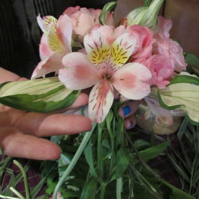 Bouquet af blomster med egne hænder