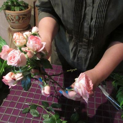 Bouquet af blomster med egne hænder