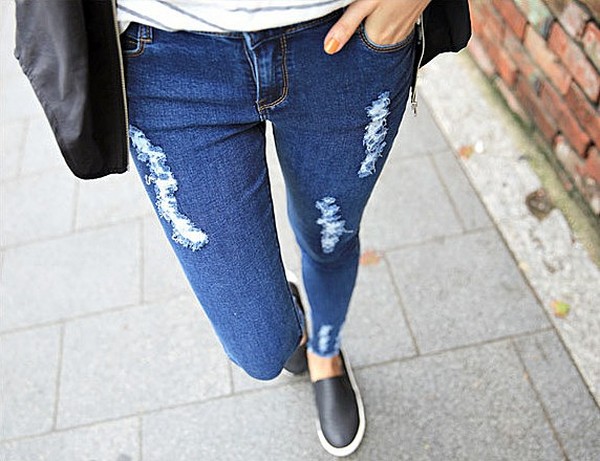 Hvordan man laver jeans med scuffs eller revet jeans selv