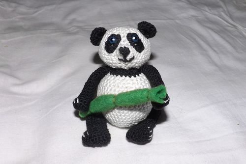 Strikket Panda Toy med dine egne hænder