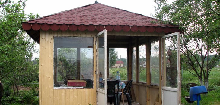 Hvordan laver man en lysthus i dacha med egne hænder: Vælg materialer