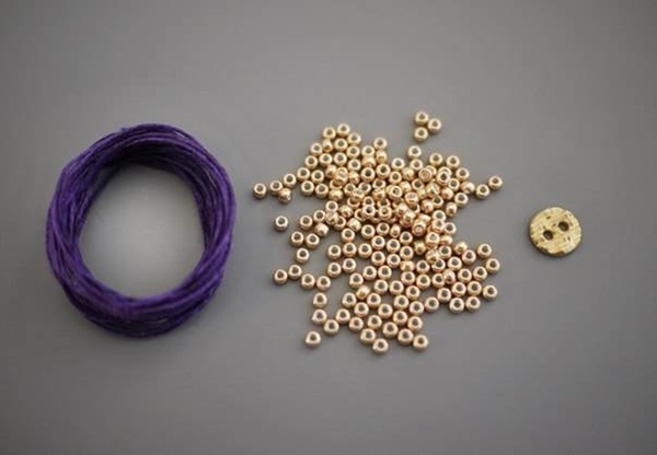 Sådan laver du en perle armbånd til begyndere