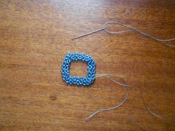 Sådan laver du en perle armbånd til begyndere