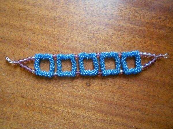 Sådan laver du en perle armbånd til begyndere