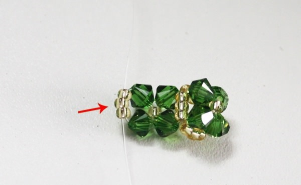 Sådan laver du en perle armbånd til begyndere