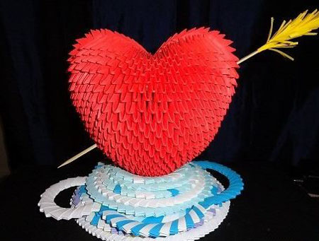 Sådan laver du origami fra papirhjertet, video