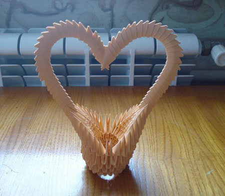Sådan laver du origami fra papirhjertet, video