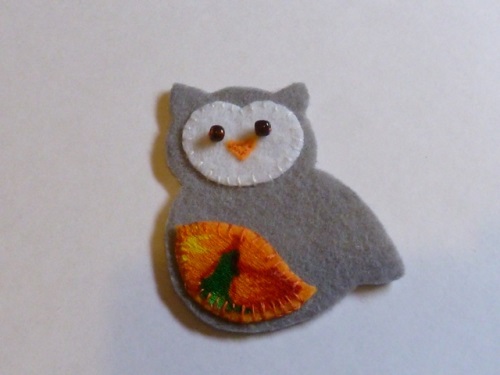 Broche ugle af filt