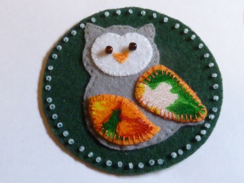 Broche ugle af filt