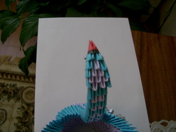 Sådan laver du en swan origami fra moduler - trin for trin instruktion med billeder og videoer