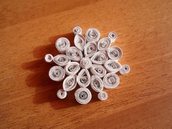 Smukke snefnug til nytår i 2017 med egne hænder papir - diagrammer og fotos i faser. Master klasser for børn på store snefnug i origami teknik