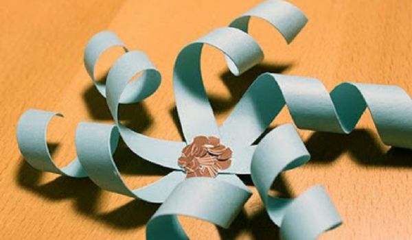 Smukke snefnug til nytår i 2017 med egne hænder papir - diagrammer og fotos i faser. Master klasser for børn på store snefnug i origami teknik