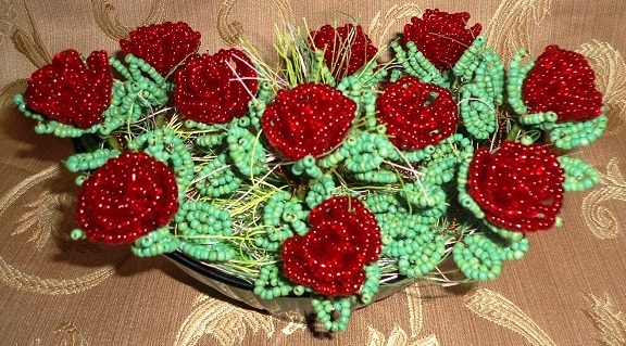 Vævning af roser fra perler