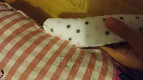 Blød legetøjsbunny med egne hænder