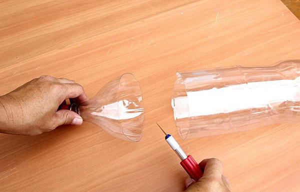 Nyt håndværk fra plastflasker med egne hænder til have og frugthave