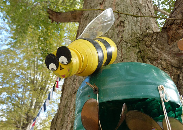 Nyt håndværk fra plastflasker med egne hænder til have og frugthave