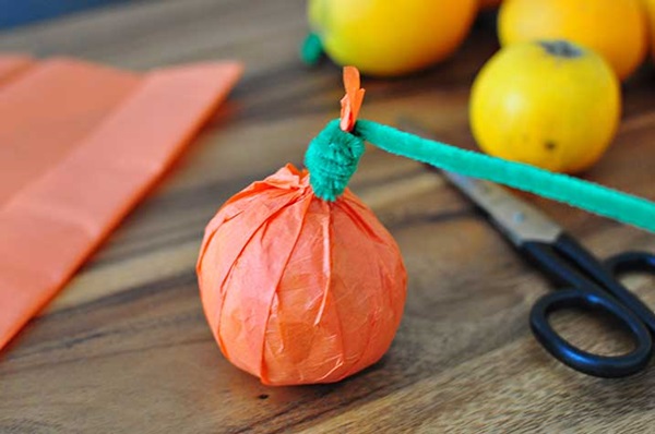 Håndværk til børn på Halloween