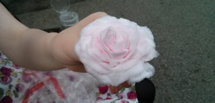 En gave til mor blomster fra bomuldsuld
