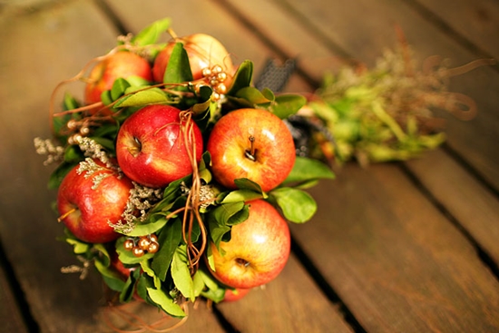 Selv en blomsterhandler: 5 efterårsbuketter med grøntsager og frugter