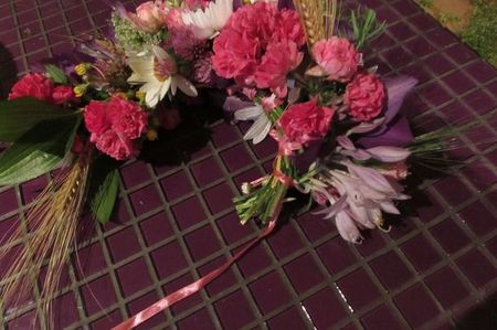 Krans af blomster til brylluppet med egne hænder