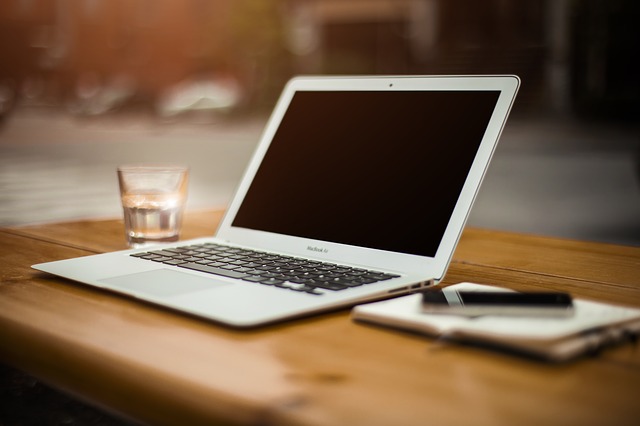 Hvilket er bedre: en tablet eller en bærbar computer?