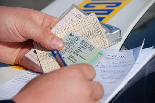 Sådan finder du ud af bøder fra Statens Trafiksikkerhedsinspektorat for kørekort i Samara