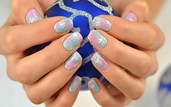 Aerografi: Ideen til en festlig manicure