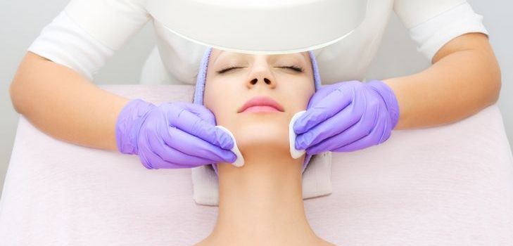 Hvad er kemisk peeling? 