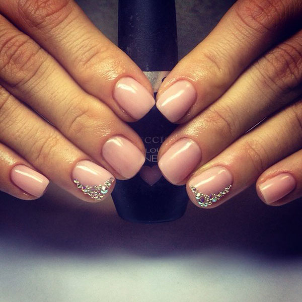 Glitter og Swarovski sten som en tendens til vinter manicure 2016-2017