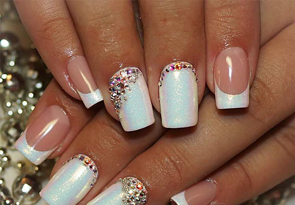 Glitter og Swarovski sten som en tendens til vinter manicure 2016-2017