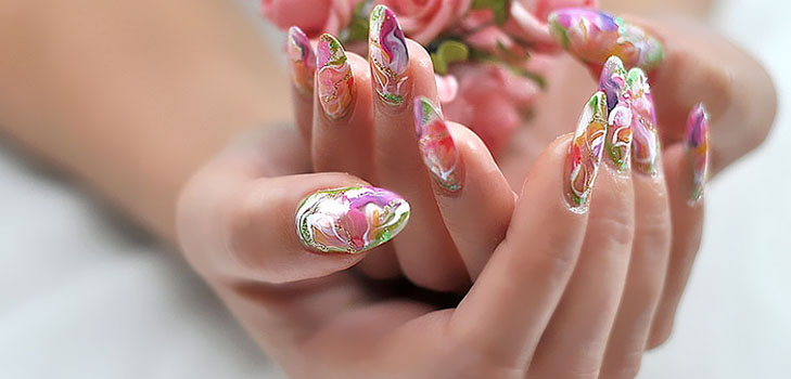 Manicure ideer til 8. marts: friske trends fra Instagram