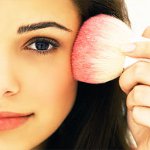 Sådan ansøger du blusher korrekt Sådan ansøger du blusher korrekt