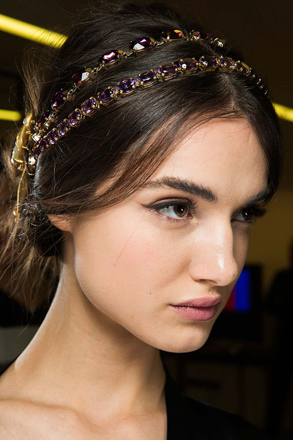 Mascara og en samling af produkter til perfekt makeup. Makeup Trends Fall-Winter 2016