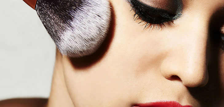 Lady Perfection: Tre Makeups til et festligt billede