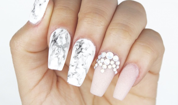 Marmor manicure med gel-lak