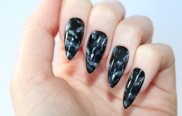 Marmor manicure med gel-lak
