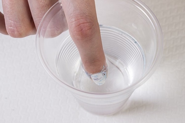 Marmor manicure med gel-lak