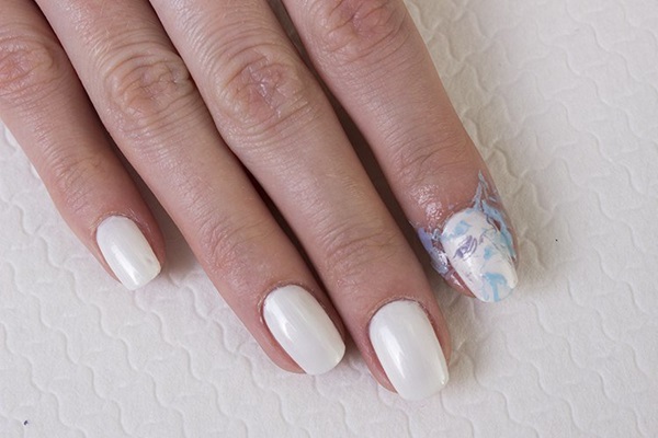 Marmor manicure med gel-lak