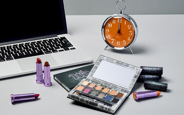 Intet overflødigt: en universel samling af makeup Urban Decay Nightturnal 2017