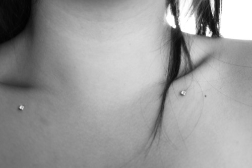 Microdermal piercing: hvordan microdermabras er lavet (foto)