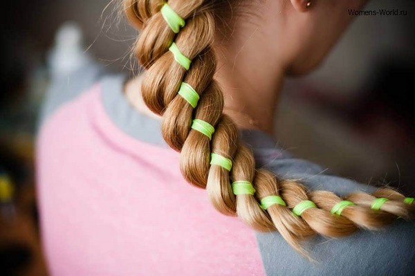 Braid fletning på medium hår med et billede