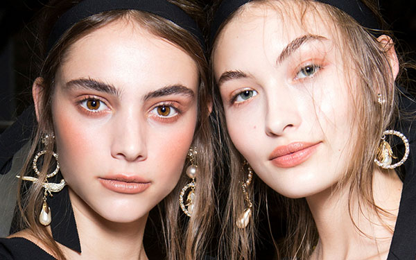 Frisk sommer makeup af J.W. Anderson i 10 minutter: en detaljeret mesterklasse
