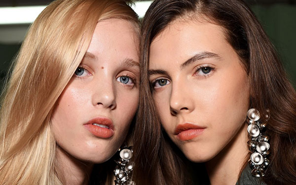 Frisk sommer makeup af J.W. Anderson i 10 minutter: en detaljeret mesterklasse