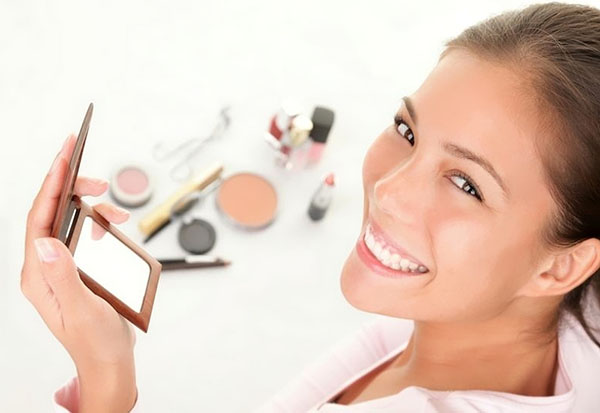 Teknikken med korrekt make-up: fire regler fra make-up-kunstnere