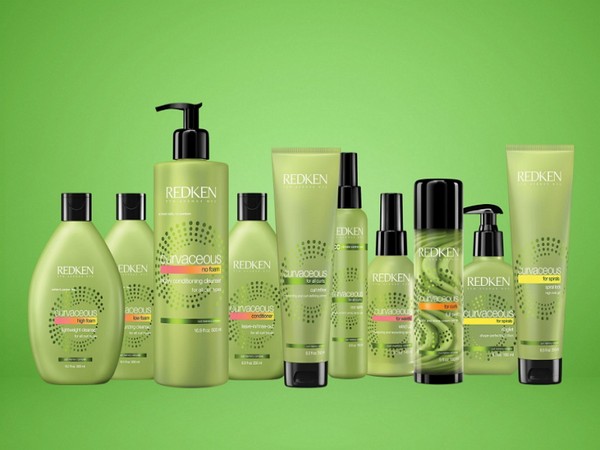 Bølgete revolution: Nye varer til krøllede ringlets Redken Curvaceous