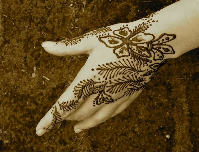 Tattooing henna derhjemme